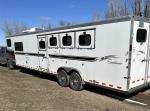 sundowner living quarter horse trailer