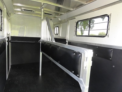Trailers USA Horse Tralers