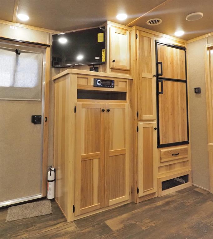 New 2023 Lakota Trailers Horse Trailer Goodrich Trailer Sales Elk Mound WI