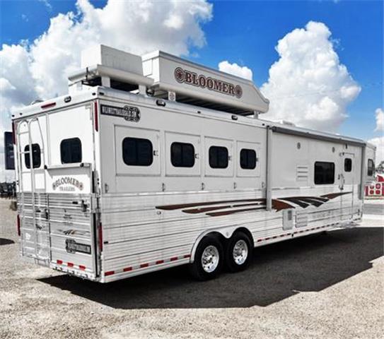 Used 2007 Bloomer Trailers Horse Trailer for sale (302348)