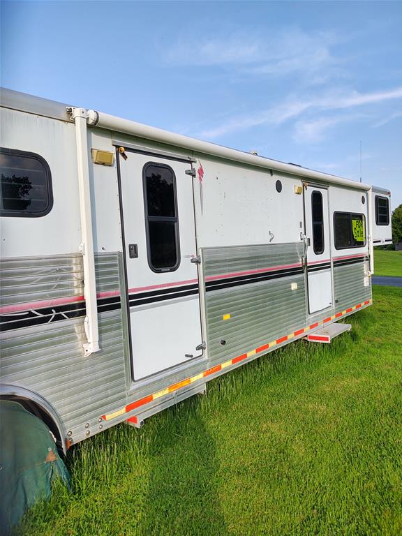 Used 1998 Sundowner Trailers Horse Trailer horse trailer classified ad