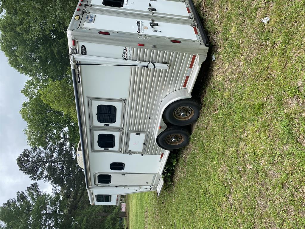 Used 2004 Cimarron Trailers Horse Trailer horse trailer classified ad Hooks Texas