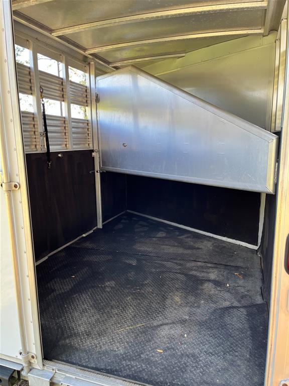 Used 2005 Exiss Trailers Horse Trailer for sale (309126)