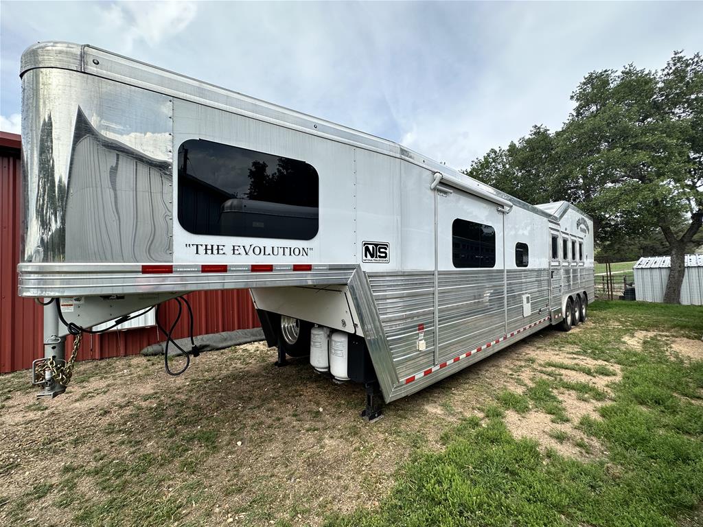 Used 2022 Bloomer Trailers Horse Trailer Wimberley TX (310993)
