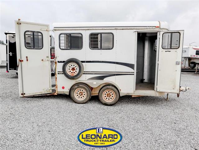 Used 2000 Merhow Horse Trailer North Jackson OH (311586)