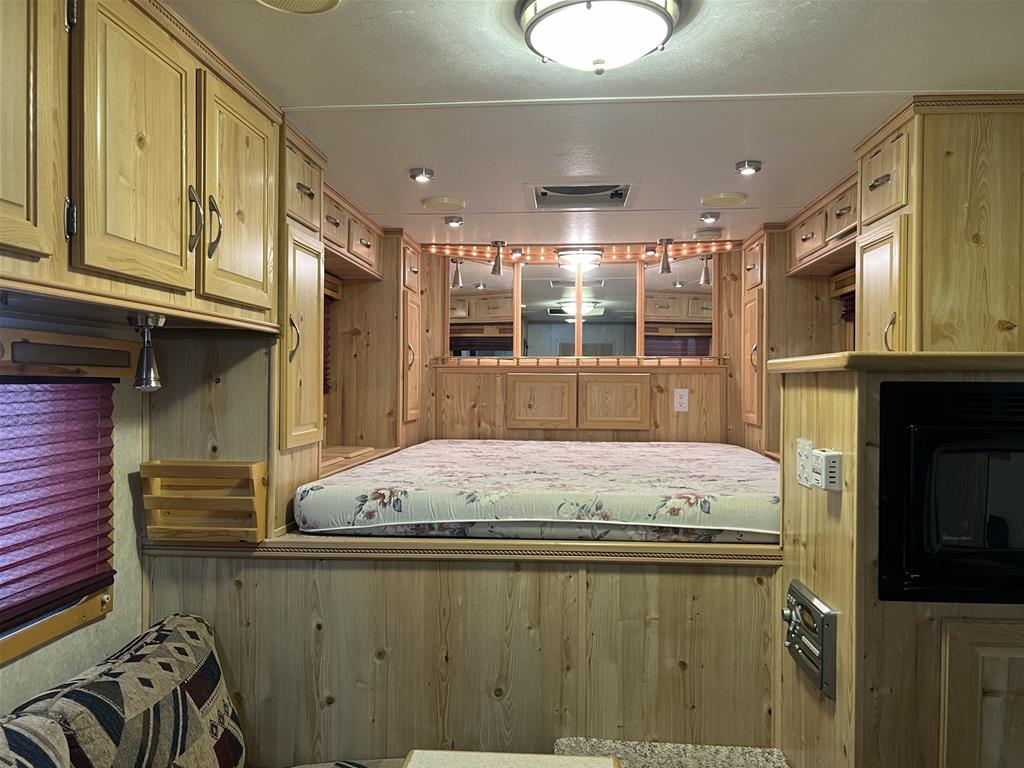 Used 2003 Sundowner Trailers Horse Trailer horse trailer classified ad