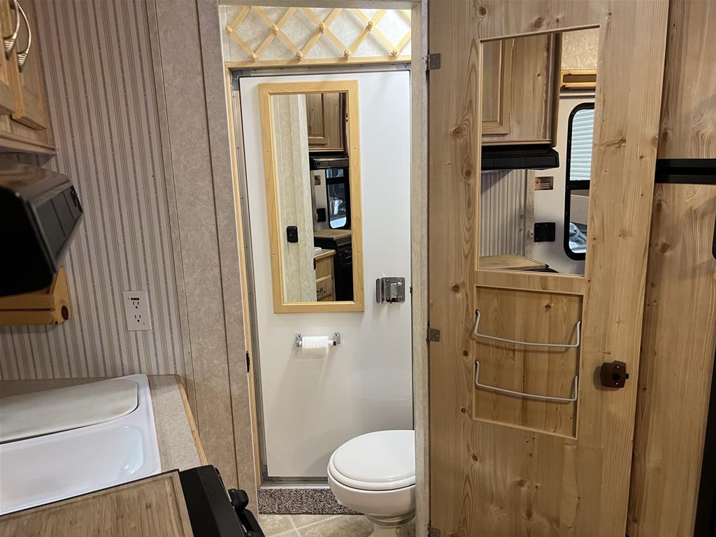 Used 2003 Sundowner Trailers Horse Trailer horse trailer classified ad