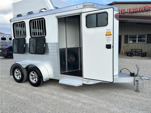 Used 2017 Sundowner Trailers Horse Trailer Twin Cities South Trailers ...