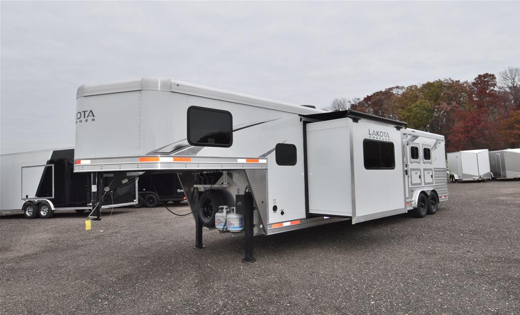 New 2024 Lakota Trailers Horse Trailer Elk Mound WI (315395)