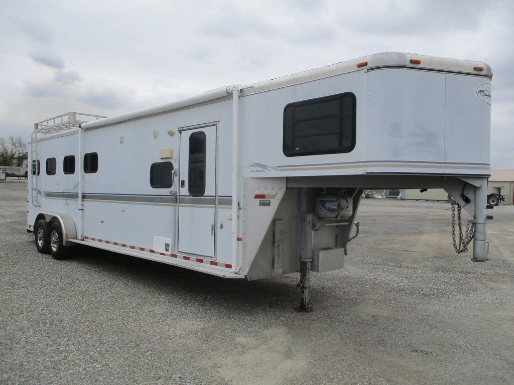 Used 2001 Sundowner Trailers Horse Trailer Seymour IN (321168)