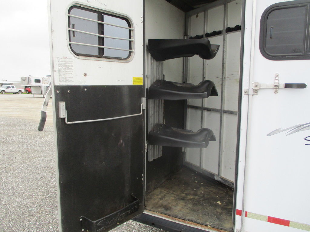Used 2001 Sundowner Trailers Horse Trailer Seymour IN (321168)
