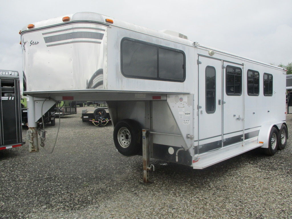 Used 2004 Silverstar Trailers Horse Trailer Seymour IN (322631)