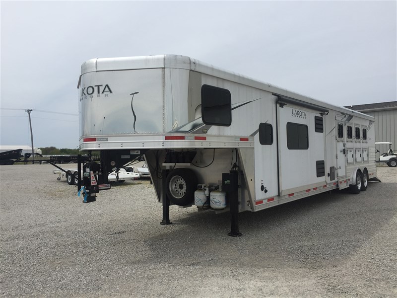 Used 2021 Lakota Trailers Horse Trailer Litchfield IL (322898)