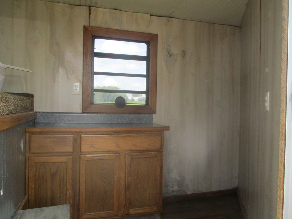 Used 2000 Exiss Trailers Horse Trailer Seymour IN (323089)