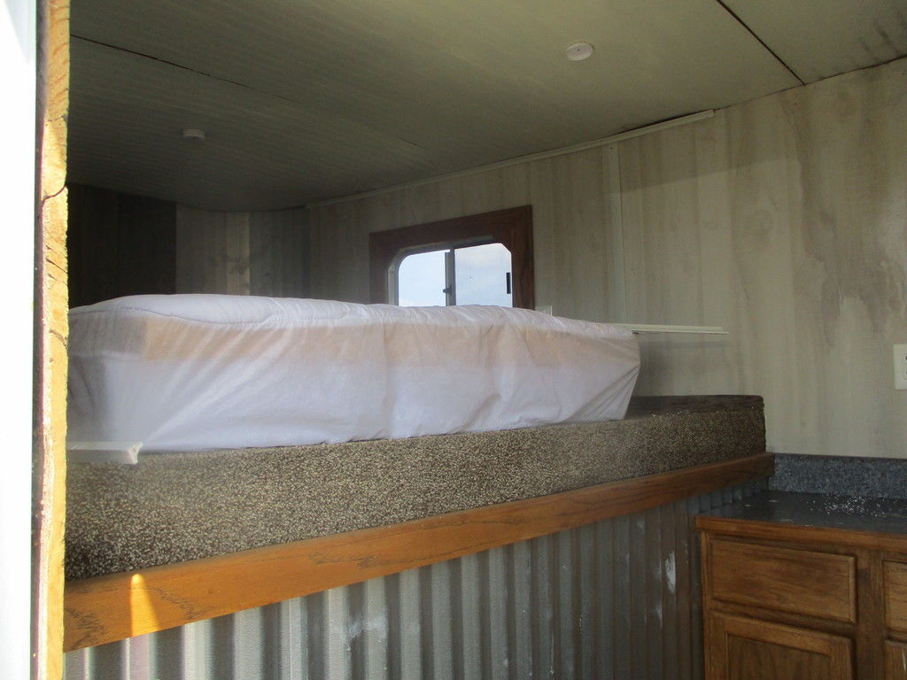 Used 2000 Exiss Trailers Horse Trailer Seymour IN (323089)