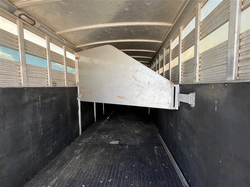 Used 2001 Aluma Trailers Horse Trailer Litchfield IL (323510)