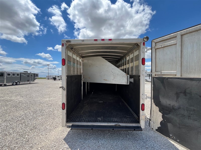 Used 2001 Aluma Trailers Horse Trailer Litchfield IL (323510)