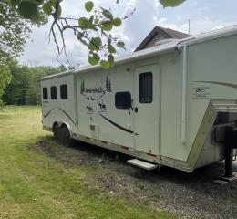 used living quarter horse trailer sale