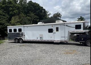 used living quarter horse trailer sale