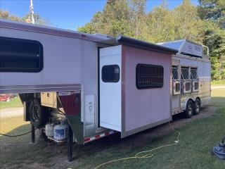 Used Horse Trailer