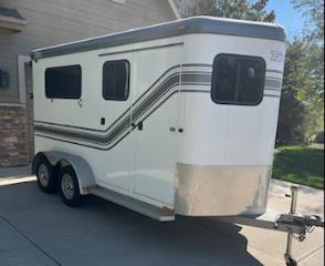 trail et New yorker horse trailer for sale