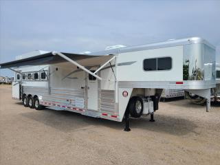 New Horse Trailer