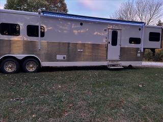 Used Horse Trailer