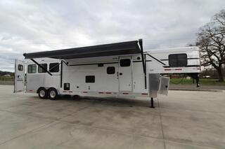 New Horse Trailer